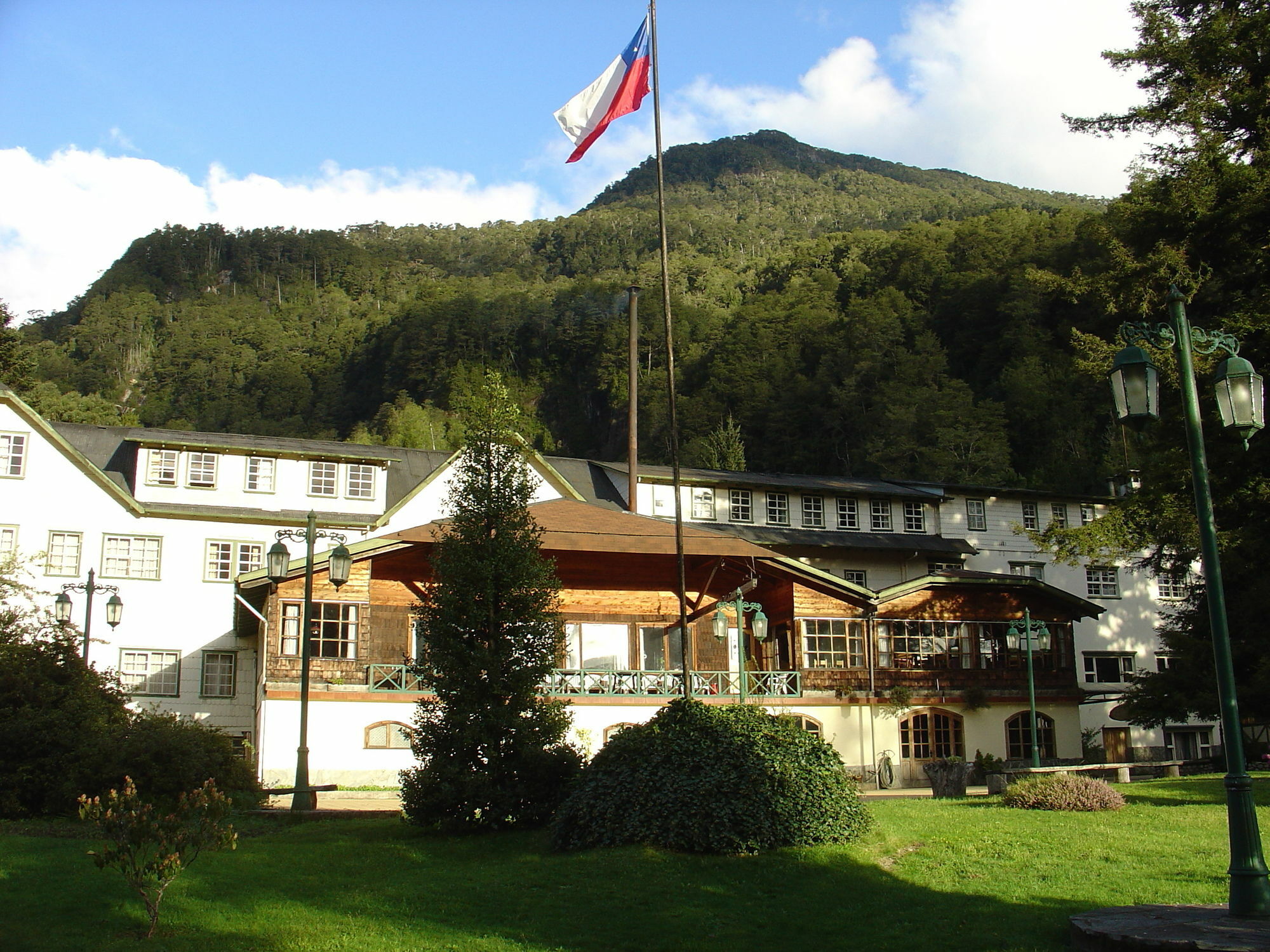 Hotel Peulla Exterior photo